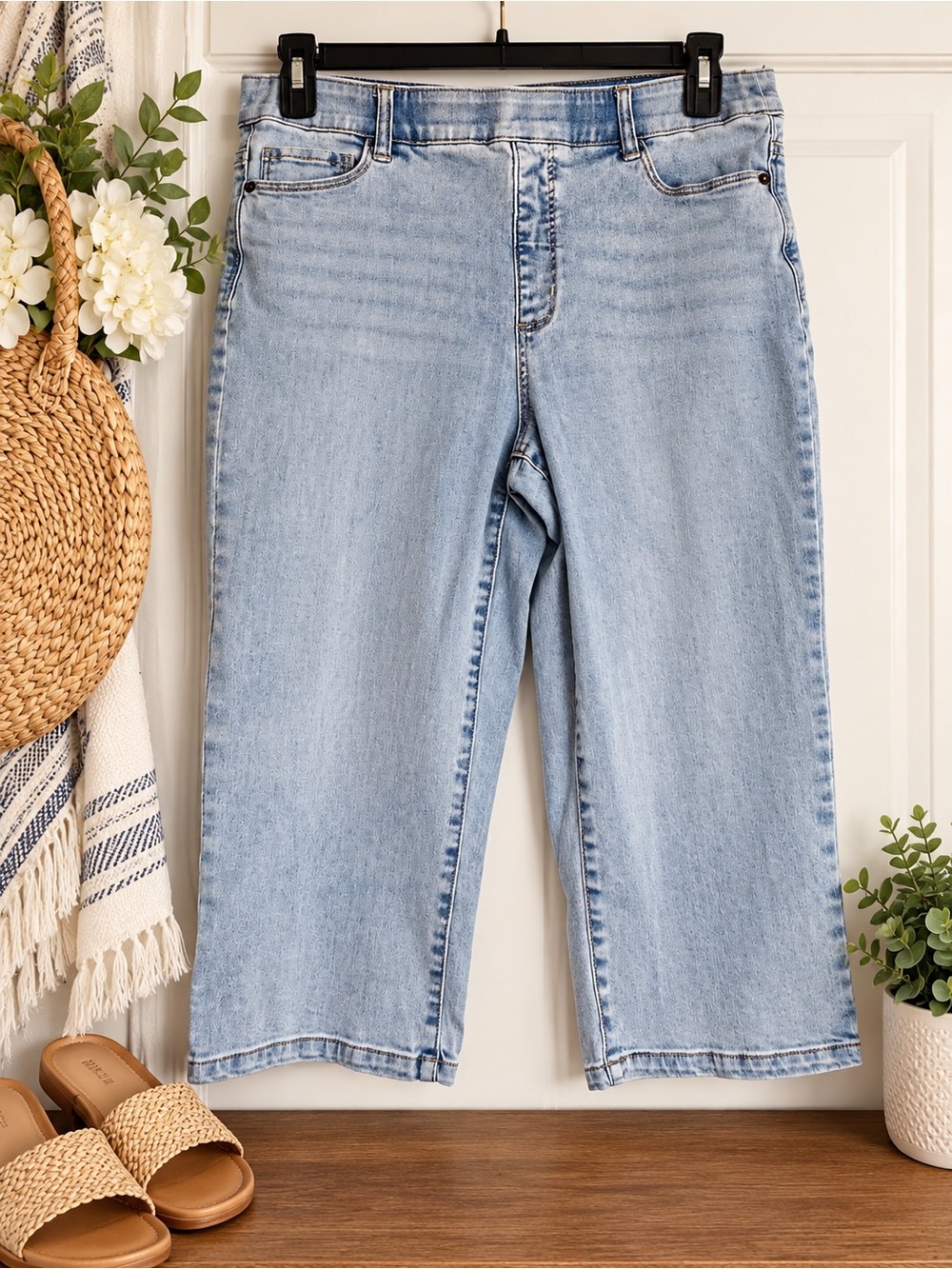 Boston Proper Light Wash Cropped Straight-Leg Capri jeans